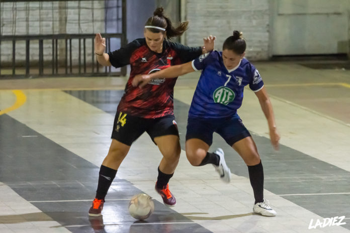 Futsal: Escena del encuentro entre Colón y La Salle.
